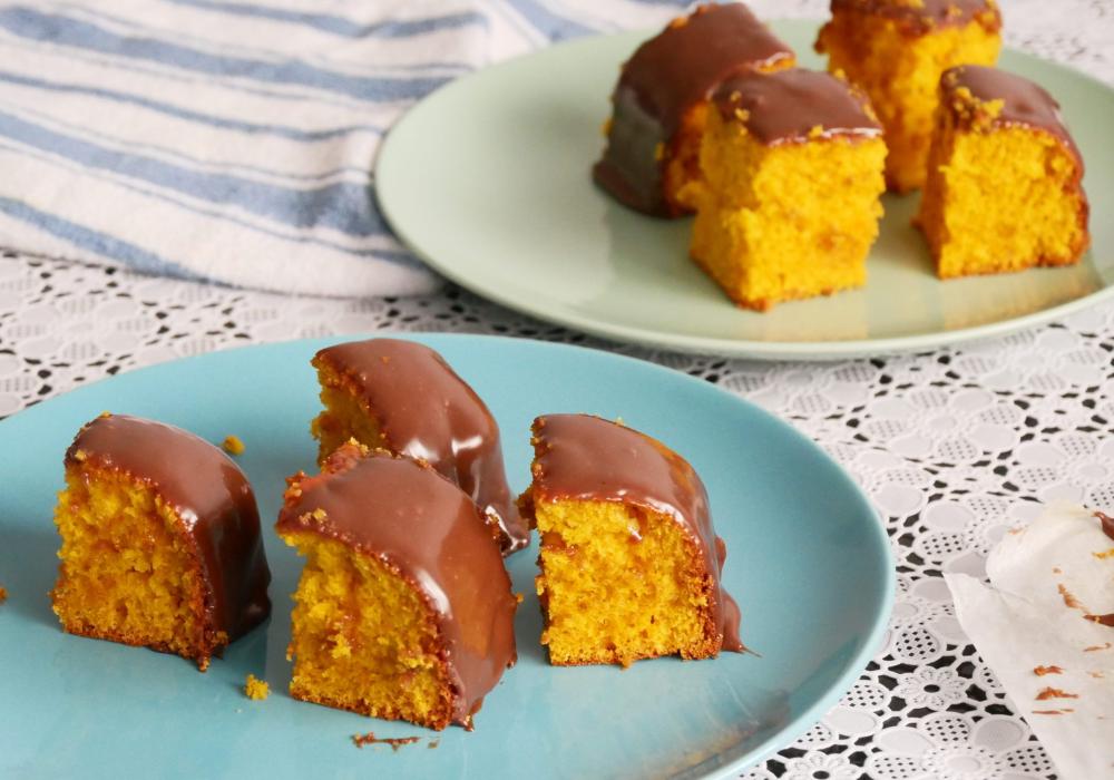 Bolo de cenoura com cobertura de brigadeiro