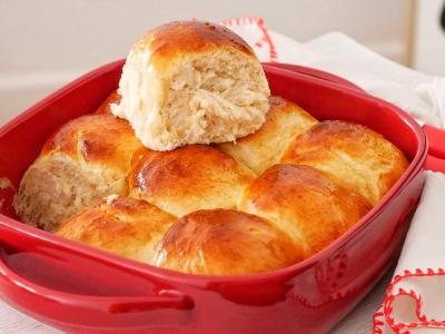 Dinner rolls (Pãezinhos de leite)
