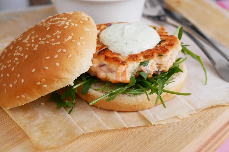 Hambúrguer de salmão