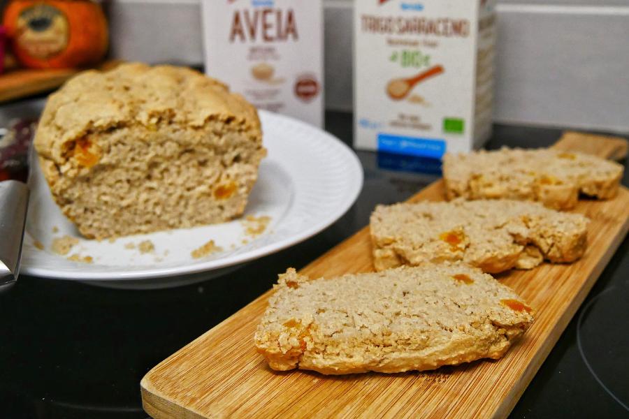 Pão de trigo sarraceno e aveia
